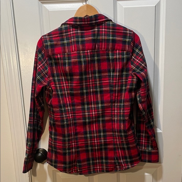 LL Bean Women’s Slightly Fitted Red Plaid Button-Up Shirt Size Medium. - Picture 3 of 3